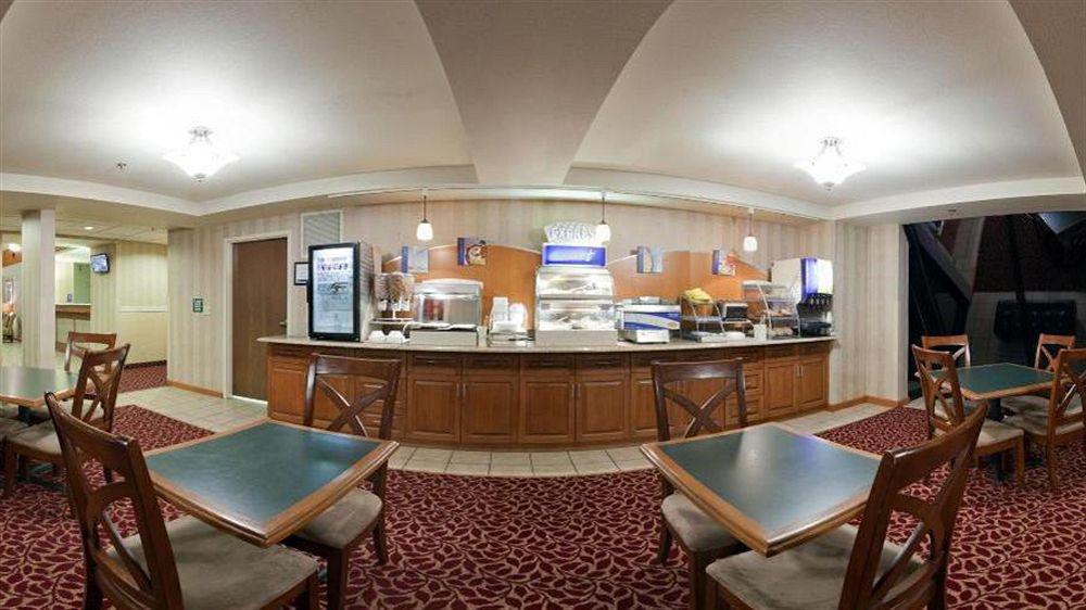 Holiday Inn Express Hotel Germantown - Northwest Milwaukee, An Ihg Hotel Exteriér fotografie